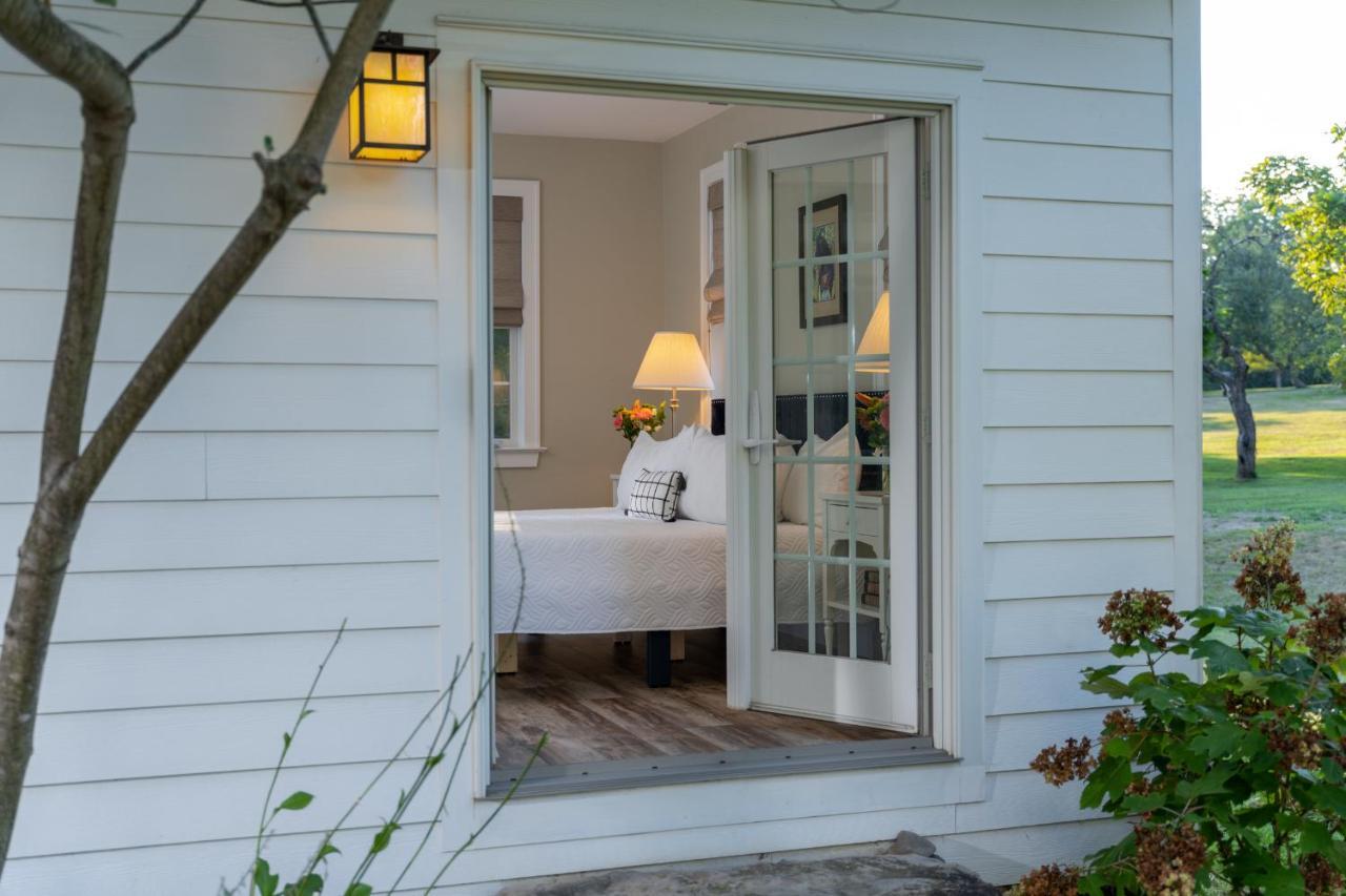Apple Pony Inn Boalsburg Exterior photo