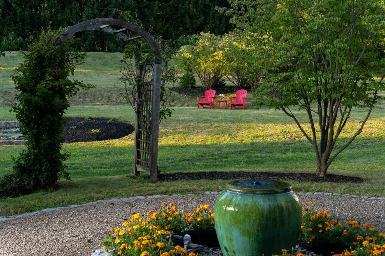 Apple Pony Inn Boalsburg Exterior photo